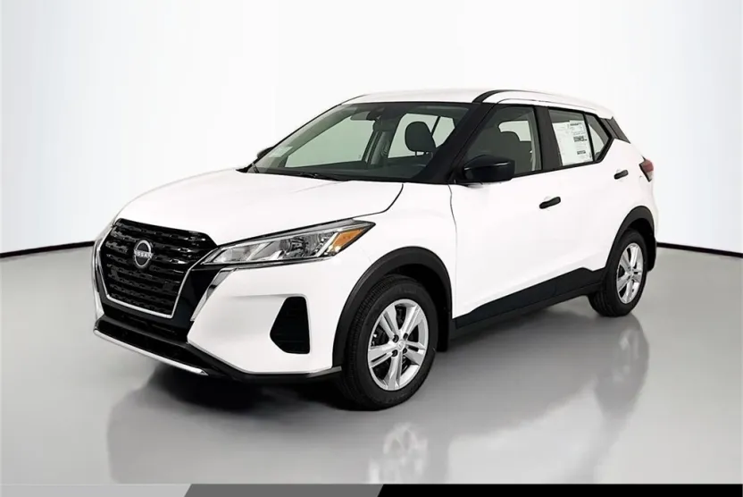 2025 Nissan Kicks Play S photo 1