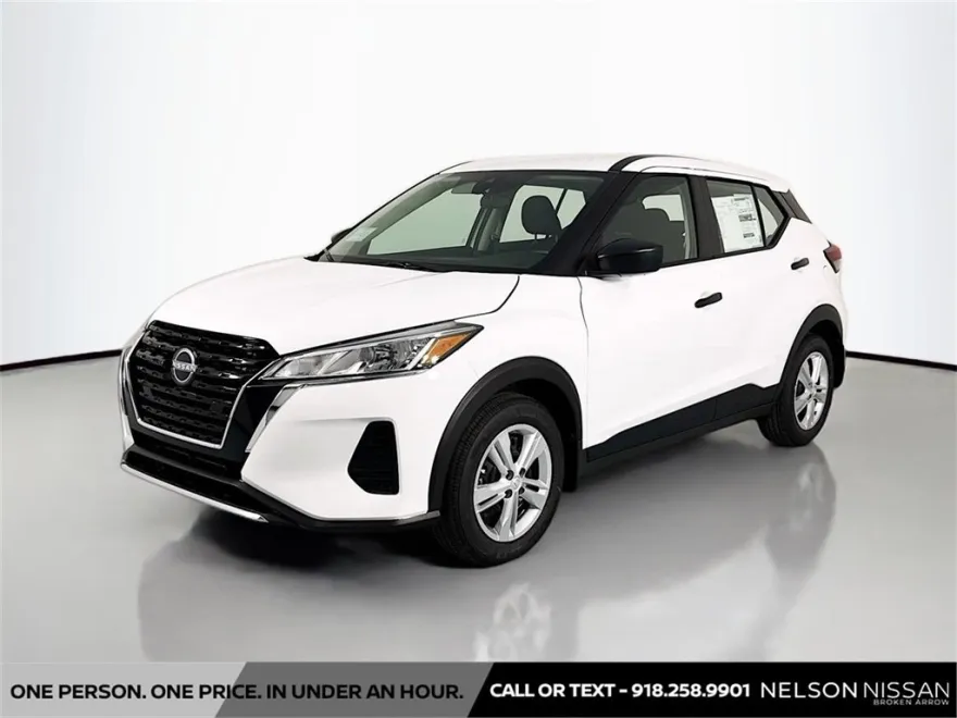 2025 Nissan Kicks Play S photo 1