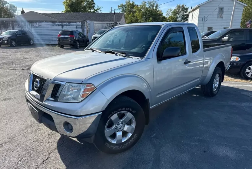 2009 Nissan Frontier SE King Cab photo 1