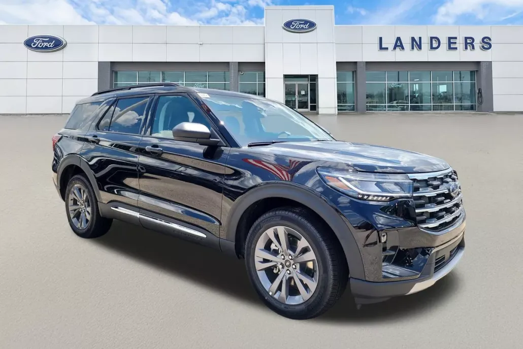 2025 Ford Explorer photo 1