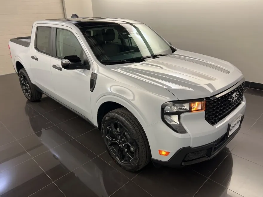 2025 Ford Maverick XLT photo 1