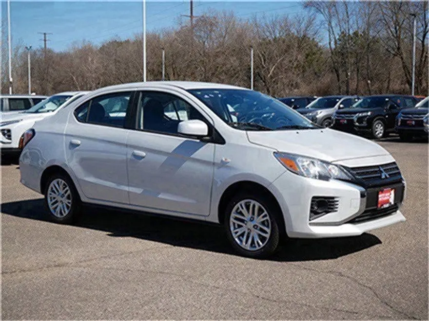 2024 Mitsubishi Mirage G4 LE photo 1