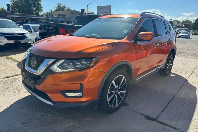 2018 Nissan Rogue SV AWD photo 1