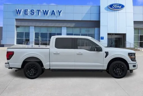 2025 Ford F-150 XLT photo 2