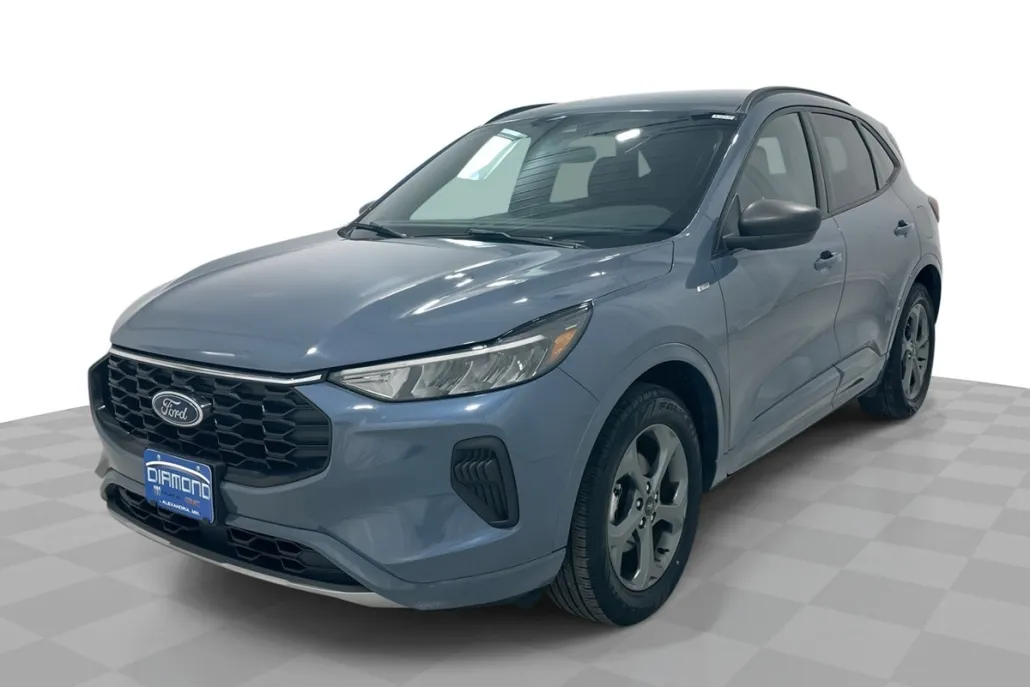 2024 Ford Escape ST-Line photo 1