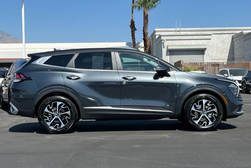 2024 Kia Sportage EX photo 1