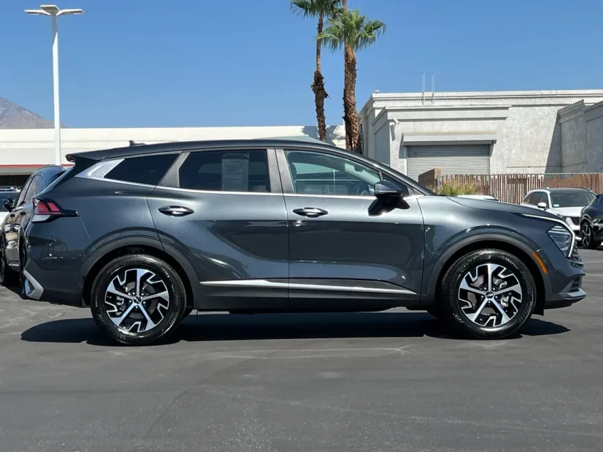 2024 Kia Sportage EX photo 1