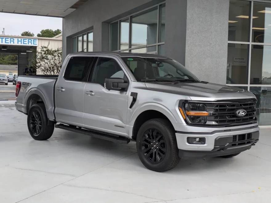 2024 Ford F-150 XLT photo 1