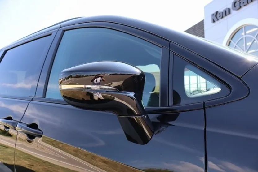 2026 Chrysler Pacifica Limited S Appearance photo 1