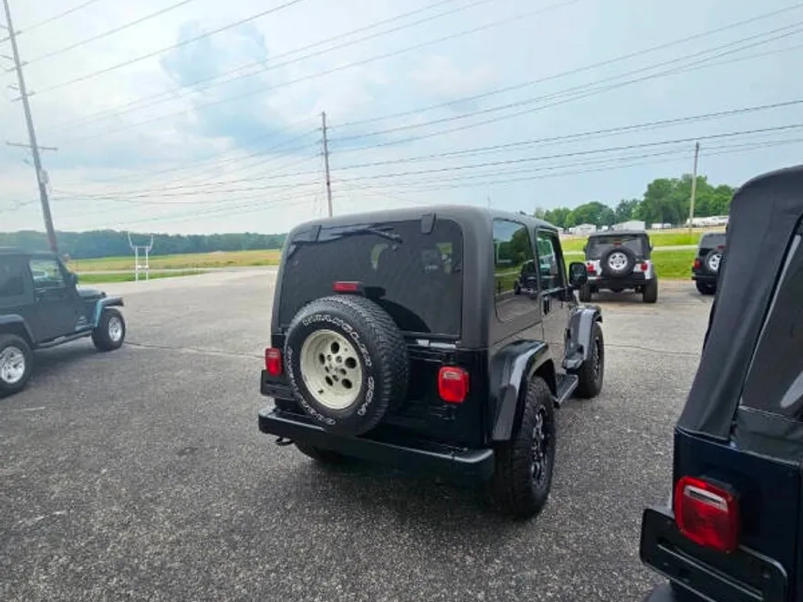2004 Jeep Wrangler Sahara photo 1