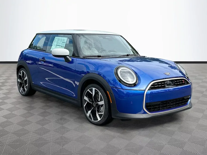 2025 Mini Cooper 2 Door Hardtop Signature photo 1