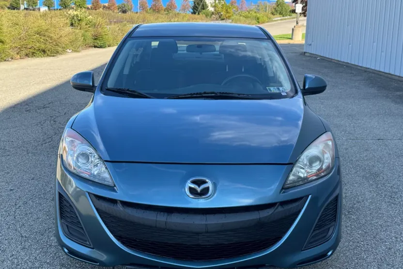 2011 Mazda Mazda3 i Sport photo 1