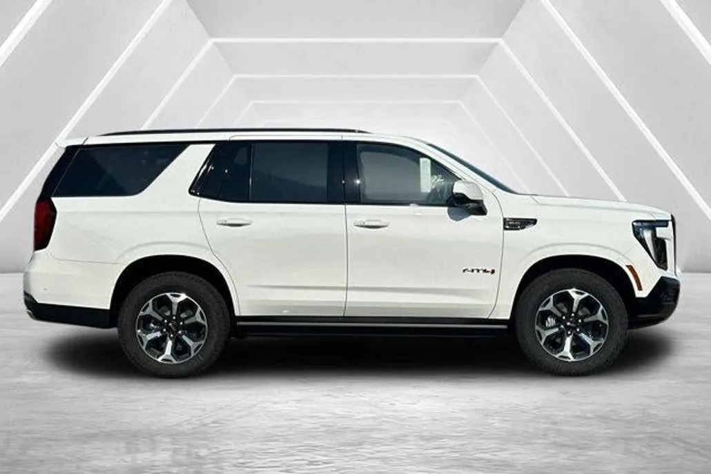 2025 Gmc Yukon AT4 photo 1