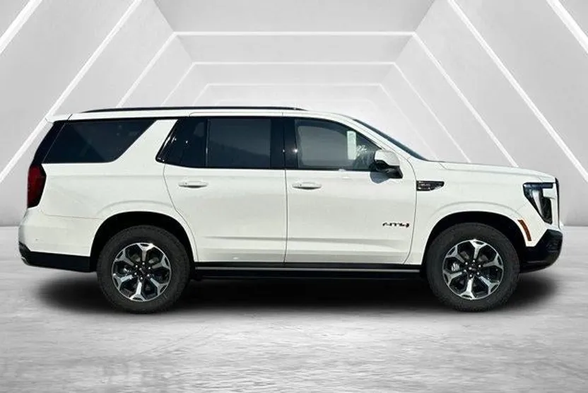 2025 Gmc Yukon AT4 photo 1