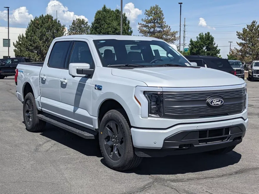 2025 Ford F-150 Lightning photo 1