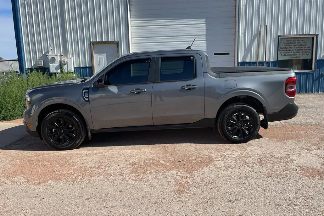 2024 Ford Maverick Lariat photo 1