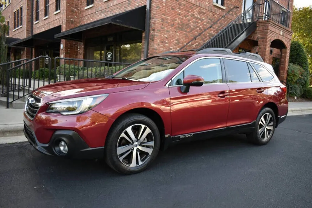 2018 Subaru Outback 3.6R Limited photo 1