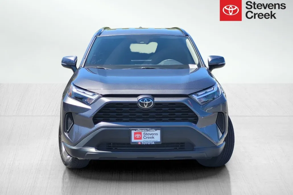 2024 Toyota RAV4 XLE photo 1