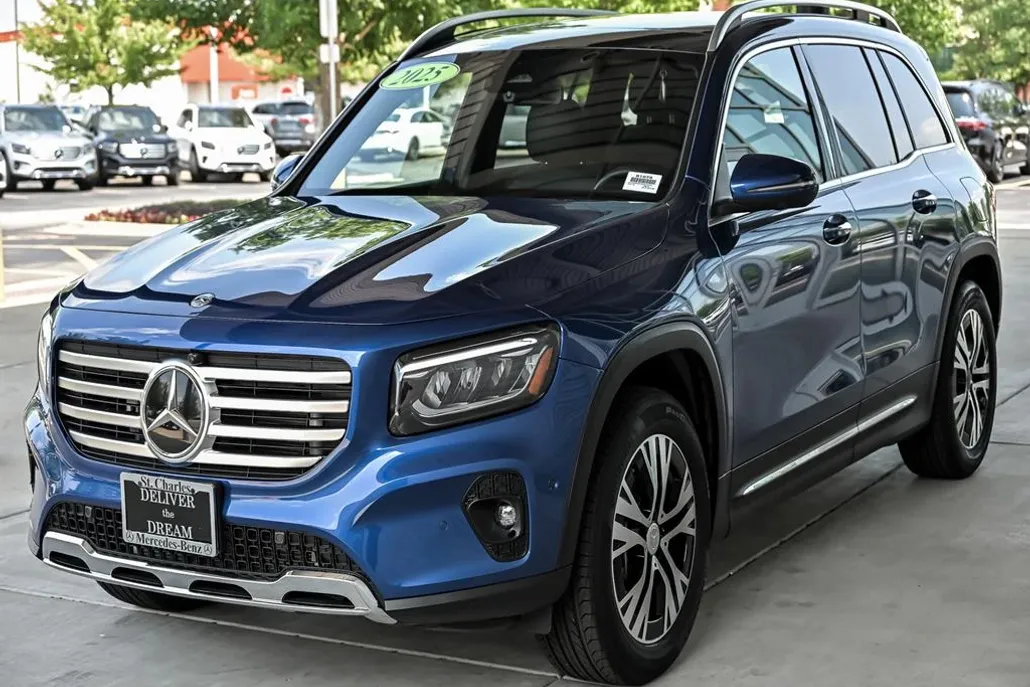 2025 Mercedes Benz GLB 250 4MATIC photo 1