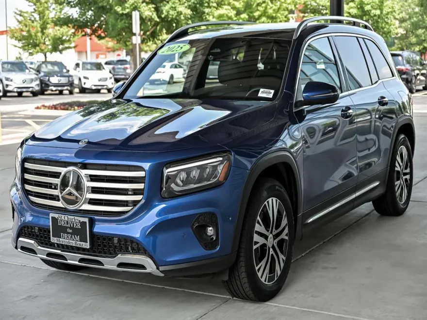 2025 Mercedes Benz GLB 250 4MATIC photo 1
