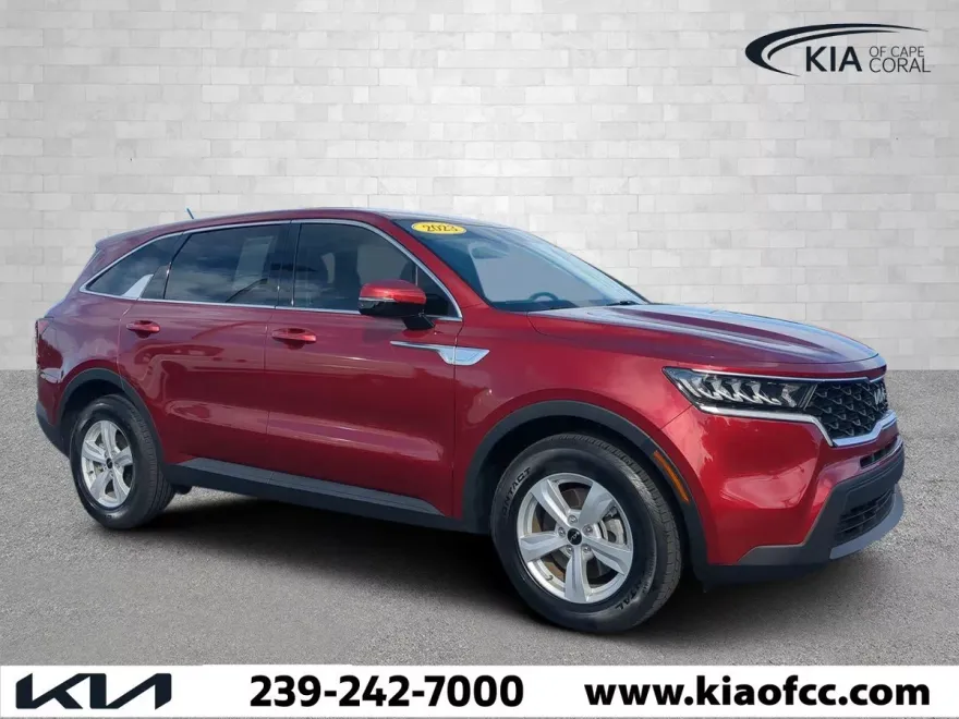 2023 Kia Sorento LX photo 1