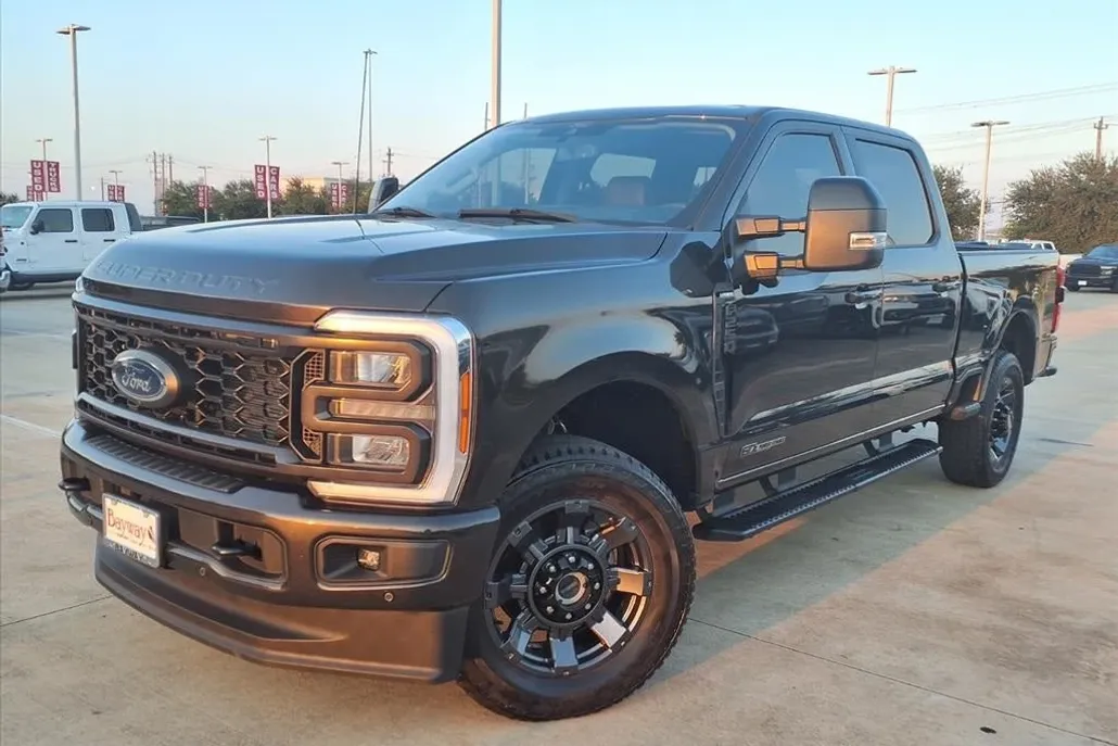 2024 Ford F-250 Lariat photo 1