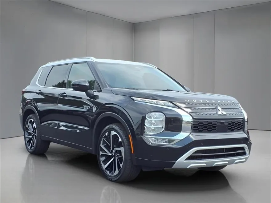 2024 Mitsubishi Outlander PHEV SEL photo 1