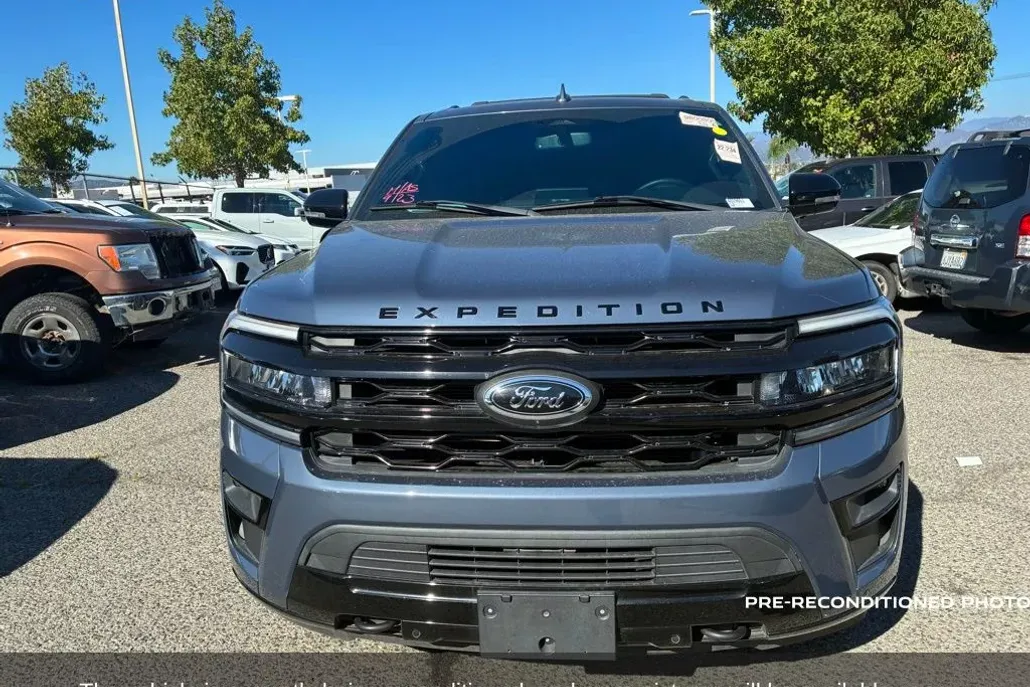 2022 Ford Expedition MAX Limited photo 1