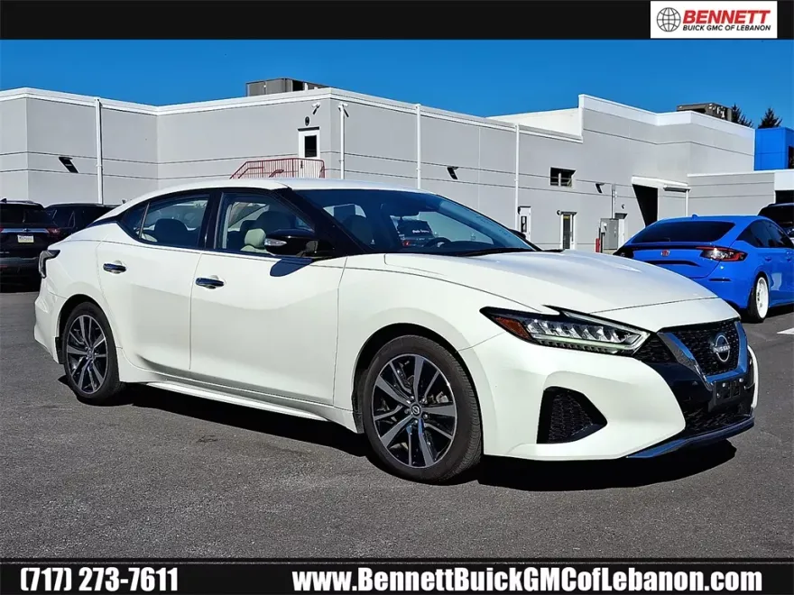 2023 Nissan Maxima SV photo 1