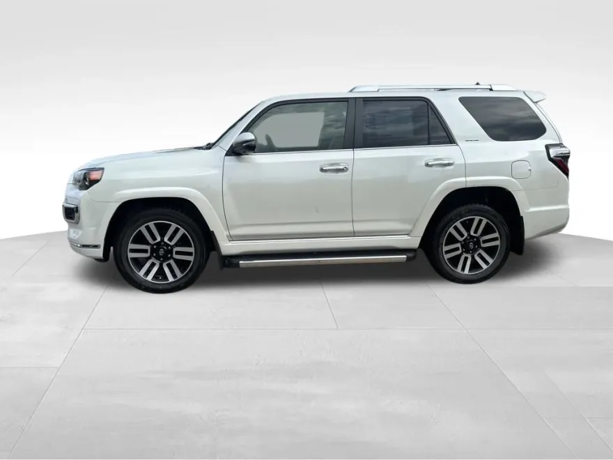2022 Toyota 4Runner Limited photo 1