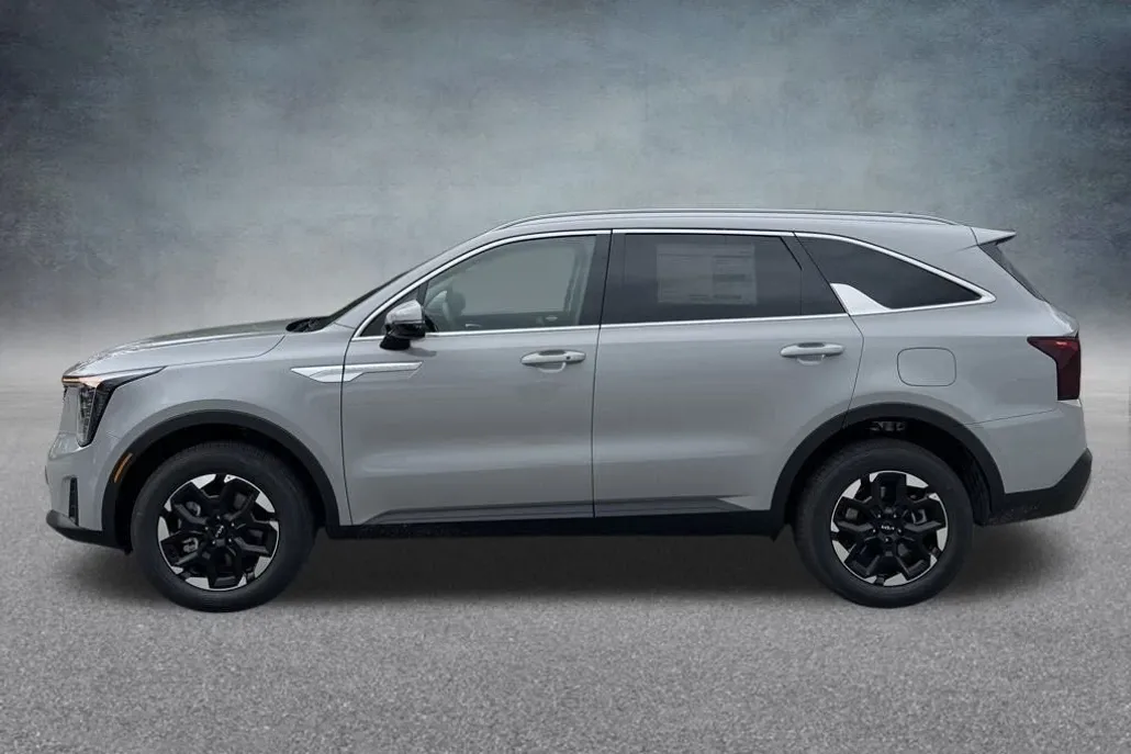 2026 Kia Sorento S photo 1