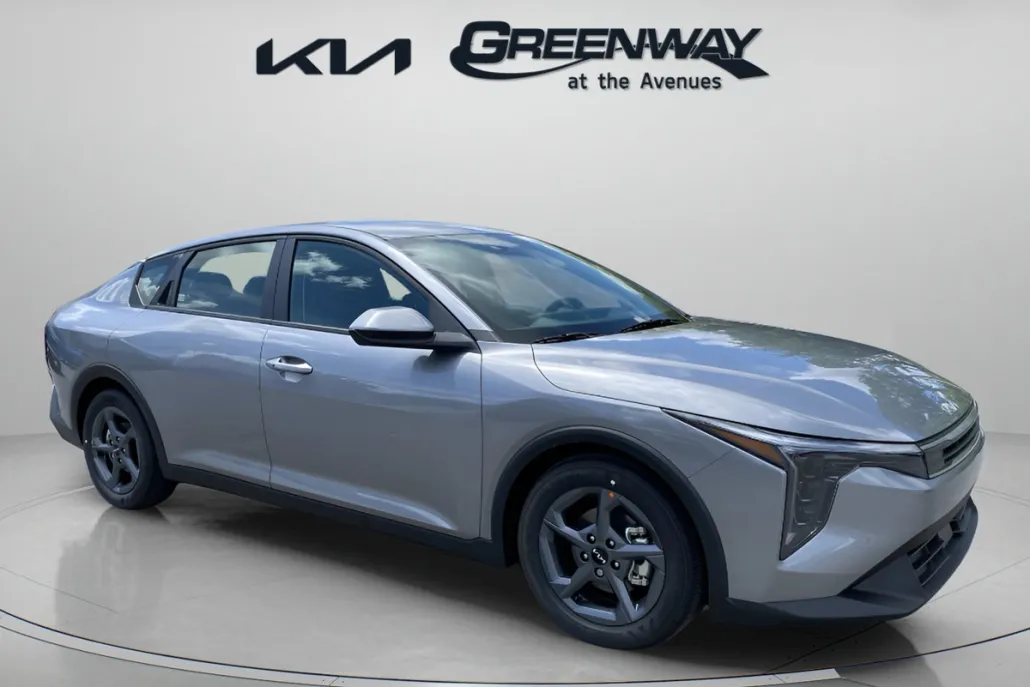 2025 Kia K4 LXS photo 1