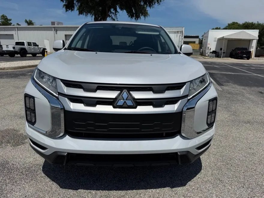 2025 Mitsubishi Outlander Sport ES photo 1