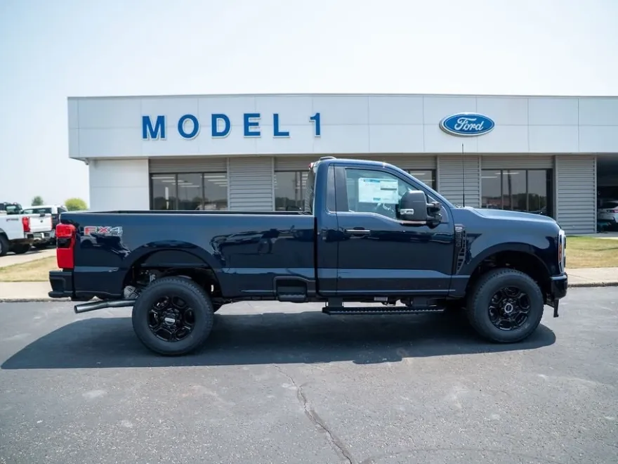 2025 Ford F-350 XL photo 1
