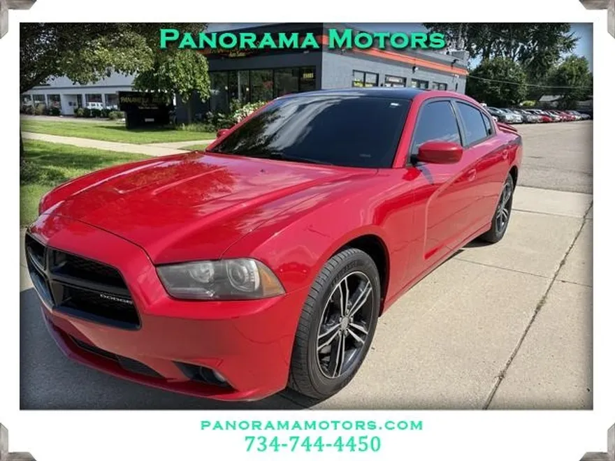2014 Dodge Charger SXT AWD photo 1