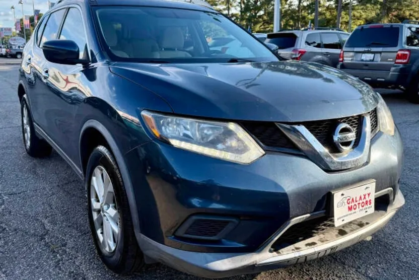 2016 Nissan Rogue SV photo 1