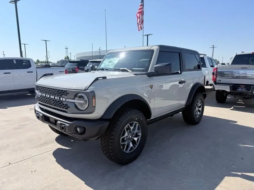 2025 Ford Bronco Badlands photo 1