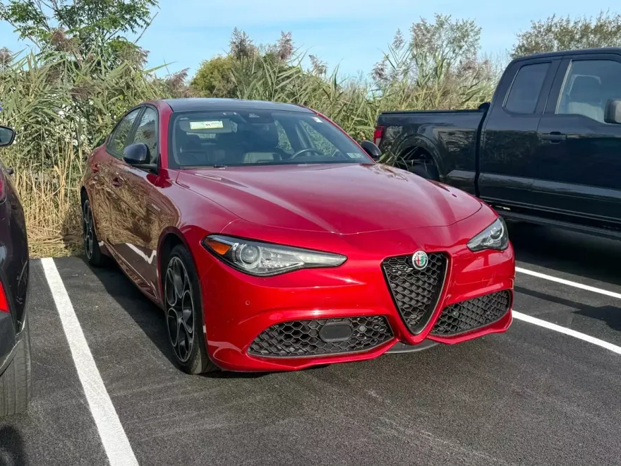 2022 Alfa Romeo Giulia Ti - VELOCE photo 1