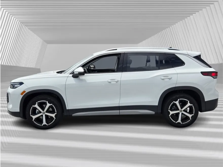 2025 Volkswagen Tiguan SE photo 1