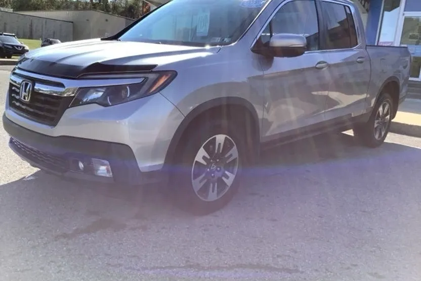 2017 Honda Ridgeline RTL-T photo 1