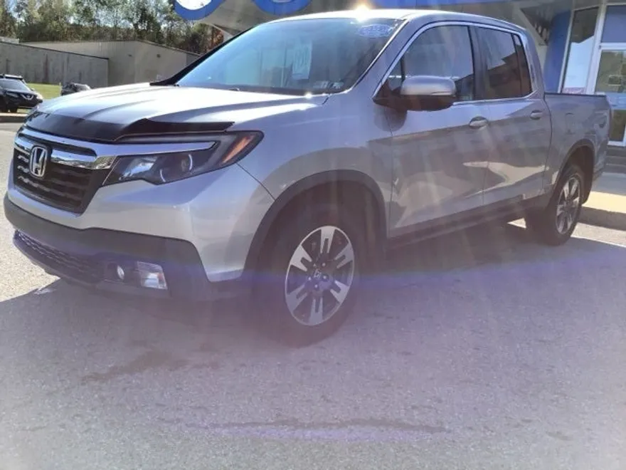 2017 Honda Ridgeline RTL-T photo 1