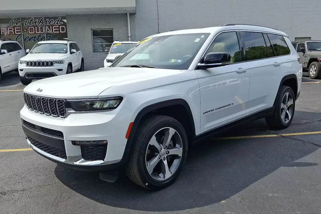 2023 Jeep Grand Cherokee Limited photo 1