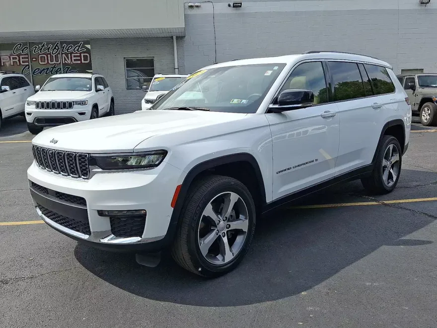 2023 Jeep Grand Cherokee Limited photo 1