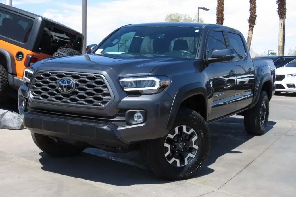 2023 Toyota Tacoma TRD Off-Road photo 1