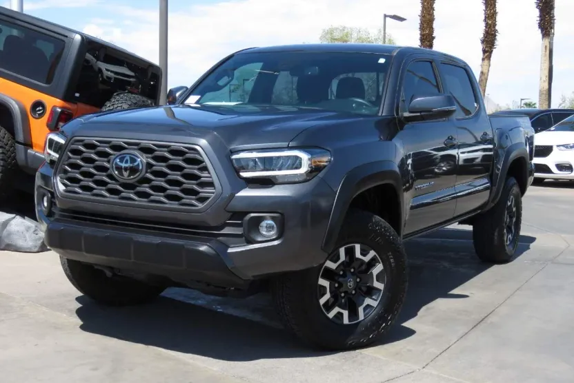 2023 Toyota Tacoma TRD Off-Road photo 1