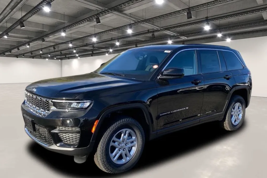 2025 Jeep Grand Cherokee Laredo photo 1