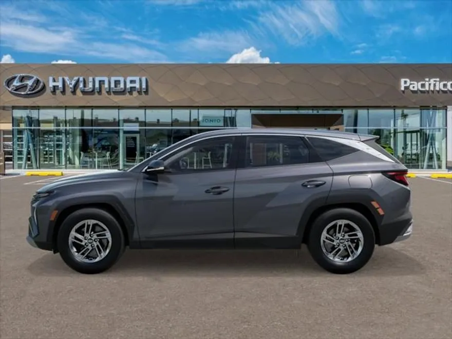 2025 Hyundai Tucson SE photo 1