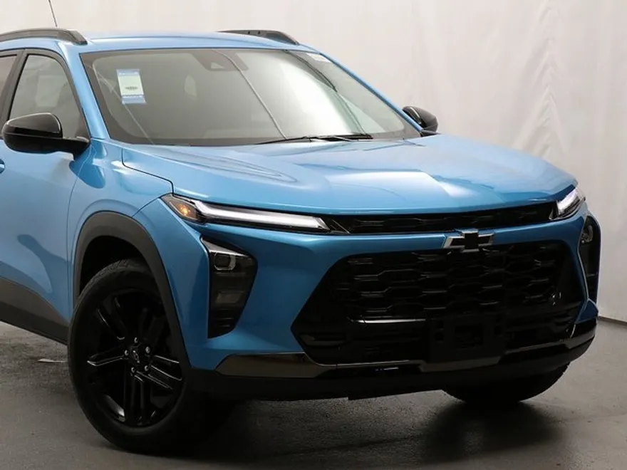 2025 Chevrolet Trax ACTIV photo 2