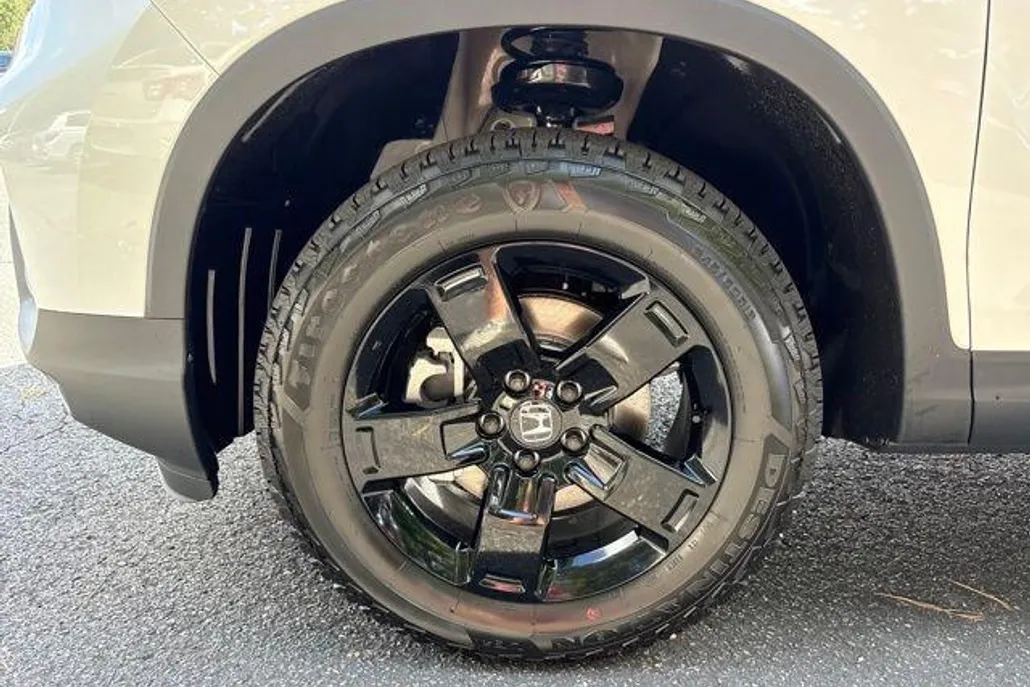 2026 Honda Ridgeline Black Edition photo 1