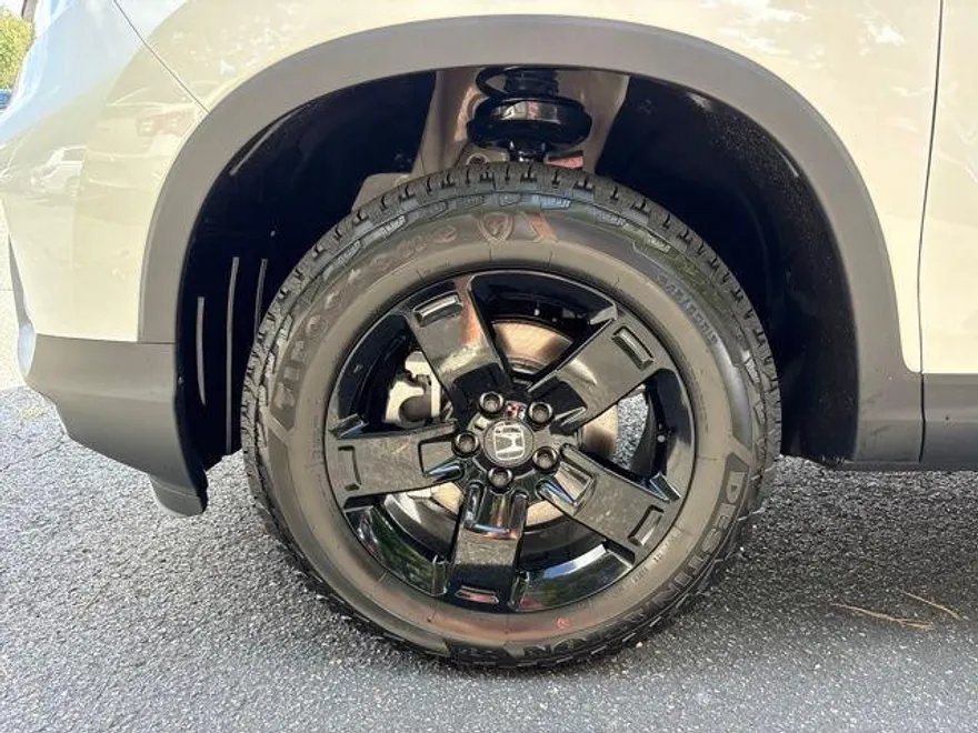 2026 Honda Ridgeline Black Edition photo 1
